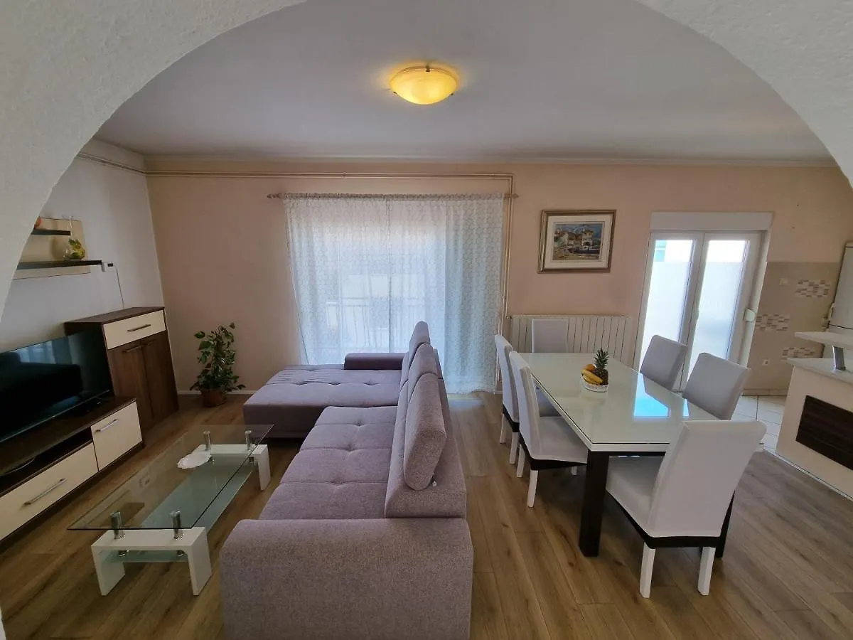 Apartment Anamarija Br. 2 Crikvenica